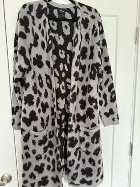 Disney by Torrid Gray & Black Leopard-Mickey Open Cardigan
